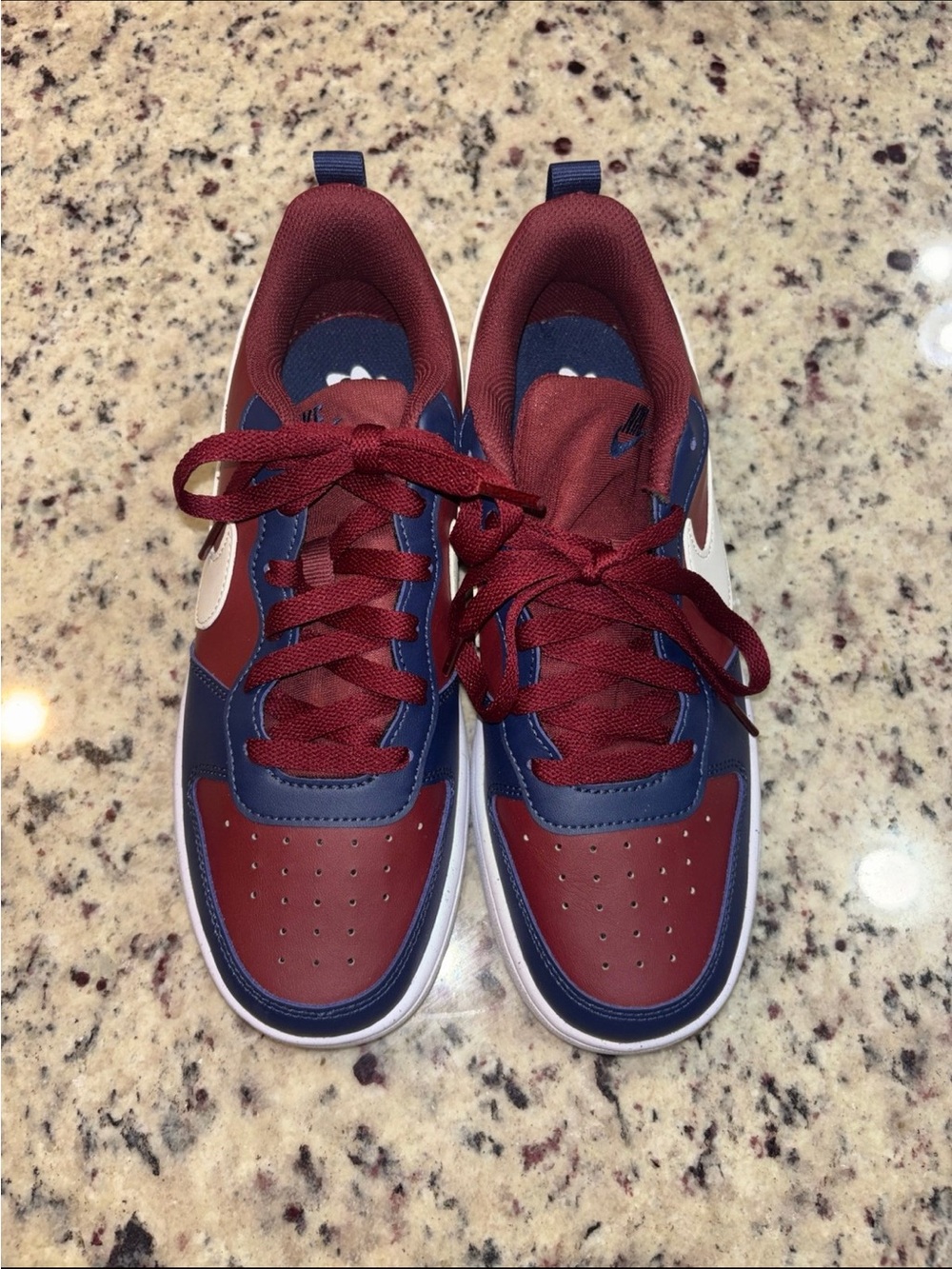 Nike Kids Low-Top Sneakers in Burgundy and Navy